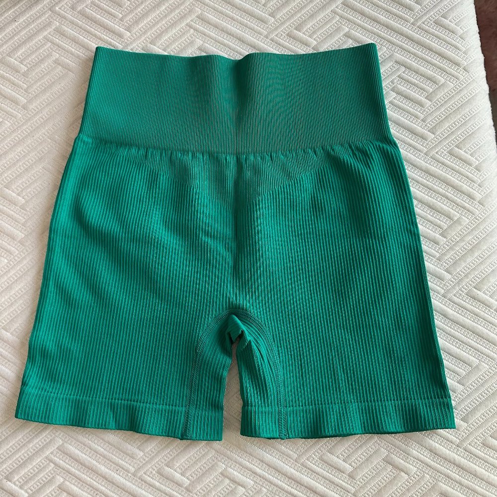 2 PCK QOO Seamless Shorts - Green/Grey